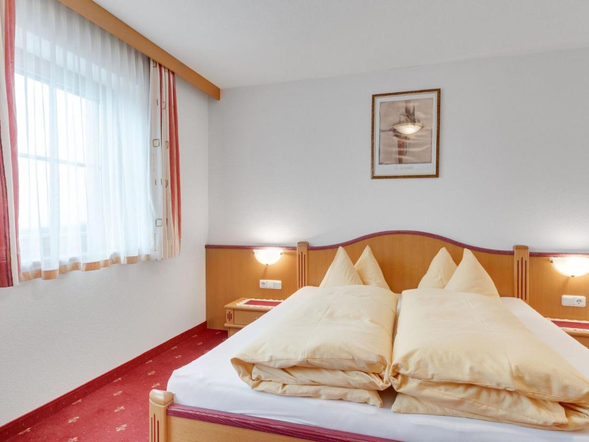 Quaint Apartment In Hainzenberg Near Horbergbahn Exterior foto