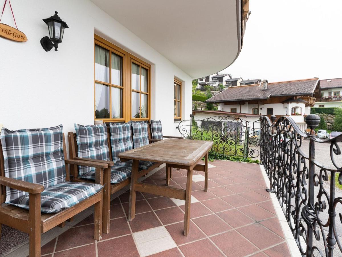 Quaint Apartment In Hainzenberg Near Horbergbahn Exterior foto