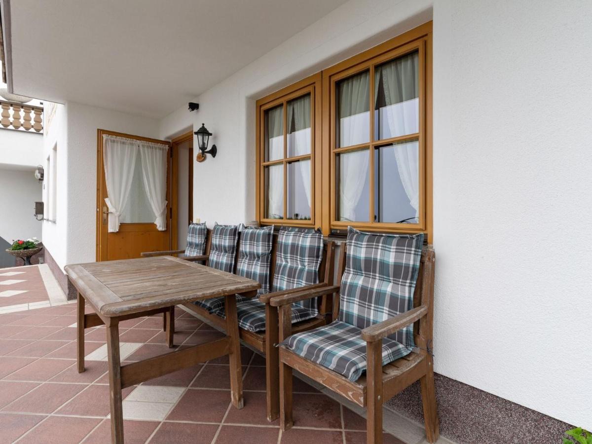 Quaint Apartment In Hainzenberg Near Horbergbahn Exterior foto